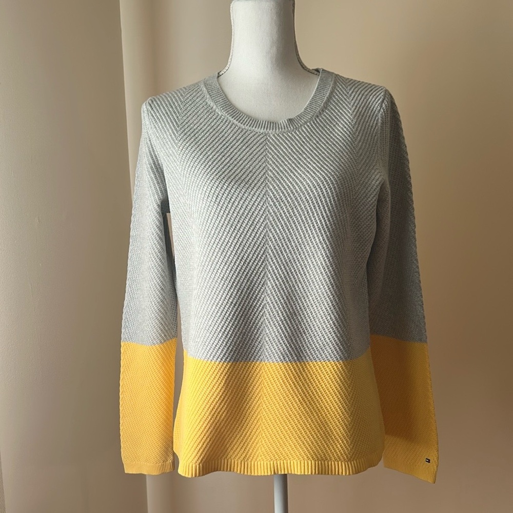 Tommy Hilfiger Colorblock 100% Cotton Light-Weight Long Sleeve Sweater; Size L